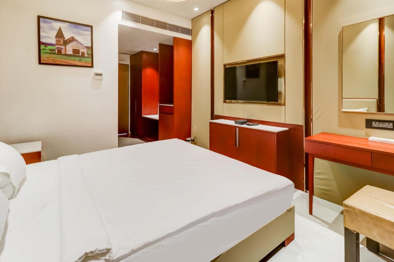 Oyo Townhouse 785 Sree Vinayaka Grand Hotel Anantapur Exterior foto